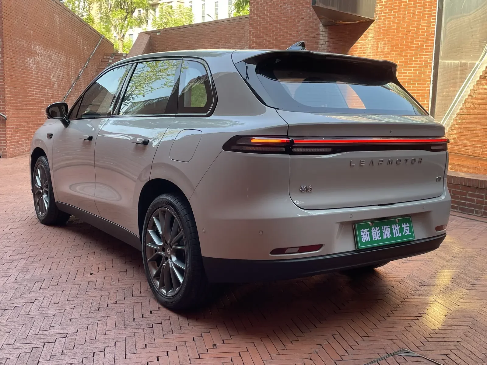 Leapmotor C10