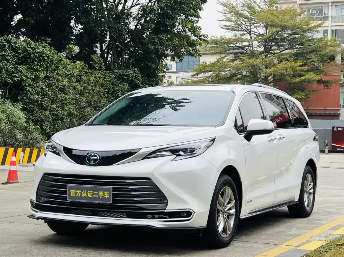 TOYOTA SIENNA