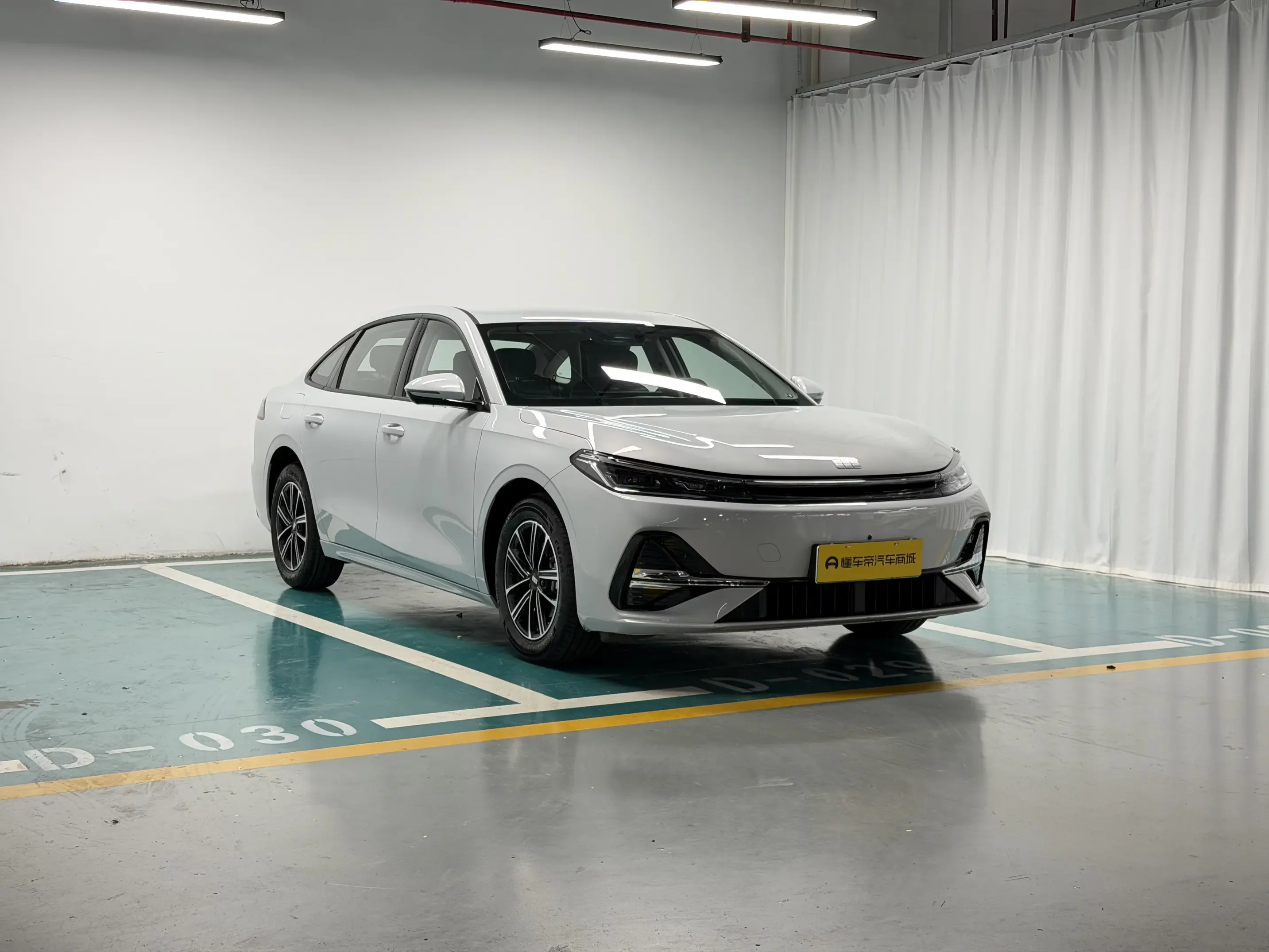 Geely Galaxy A7 EM