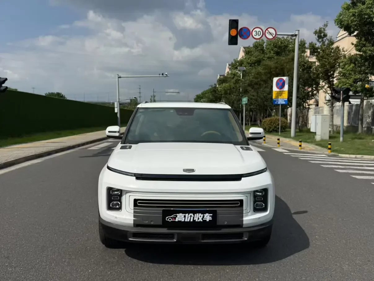 Geely ICON