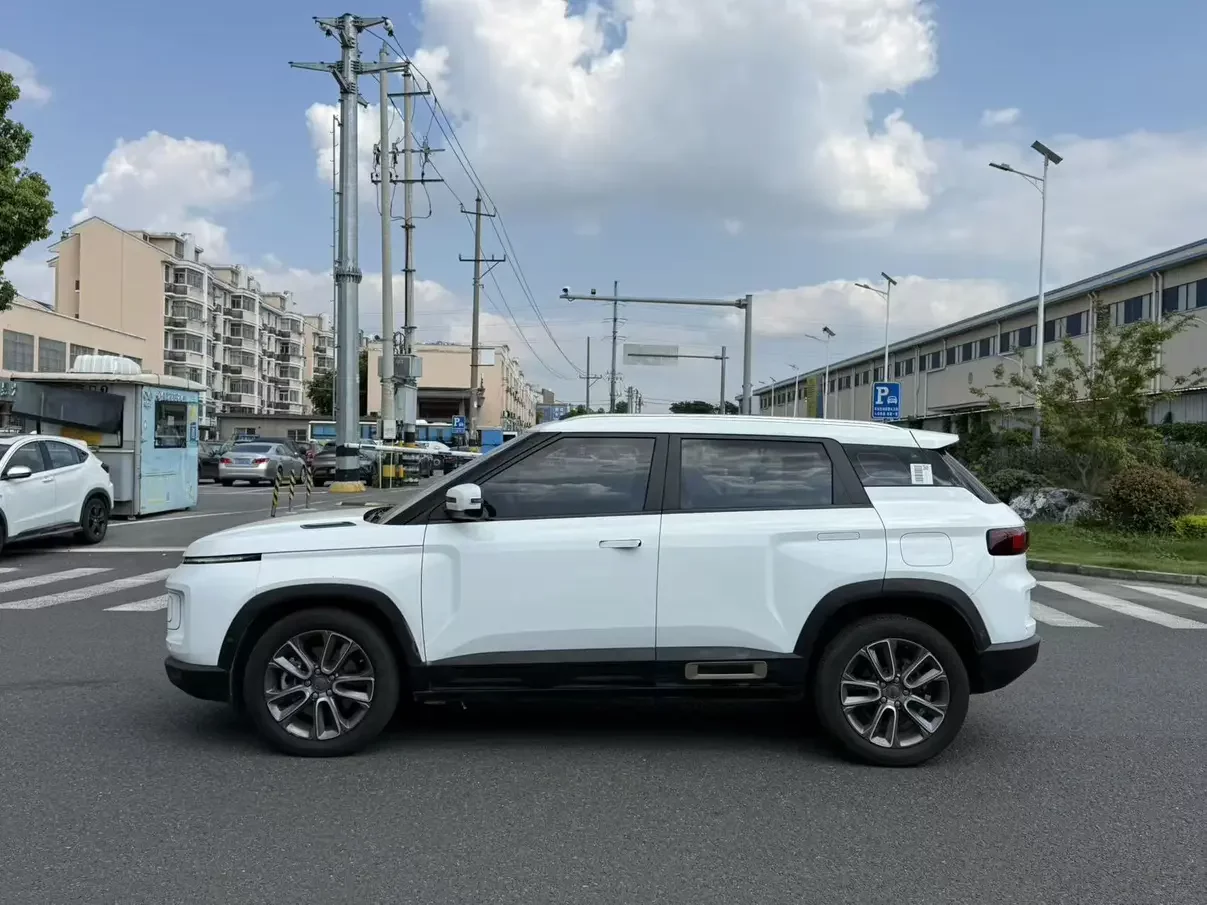 Geely ICON