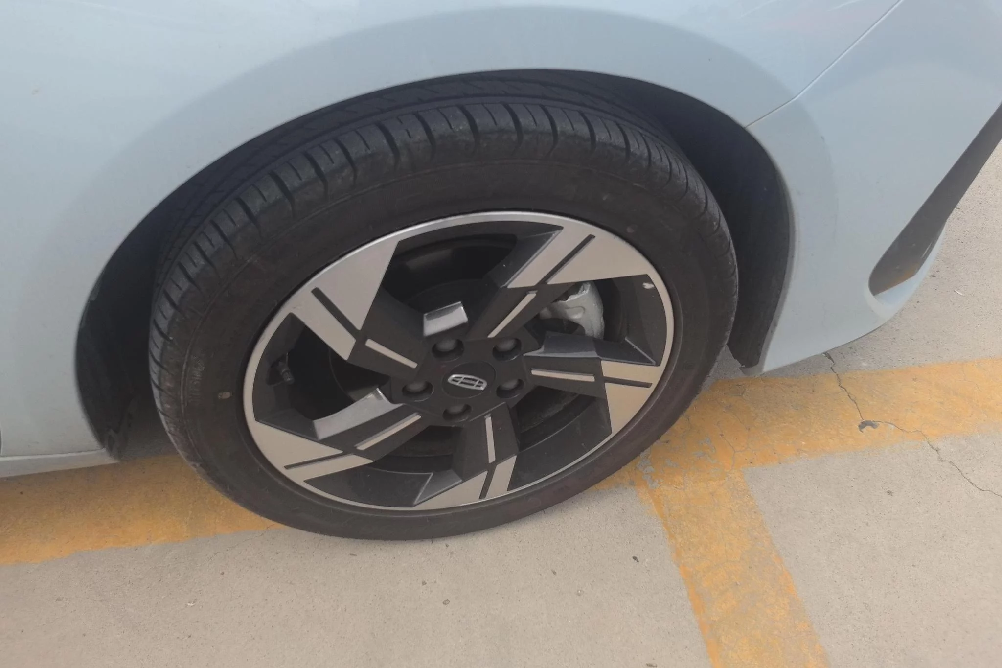 Geely Emgrand L HiP
