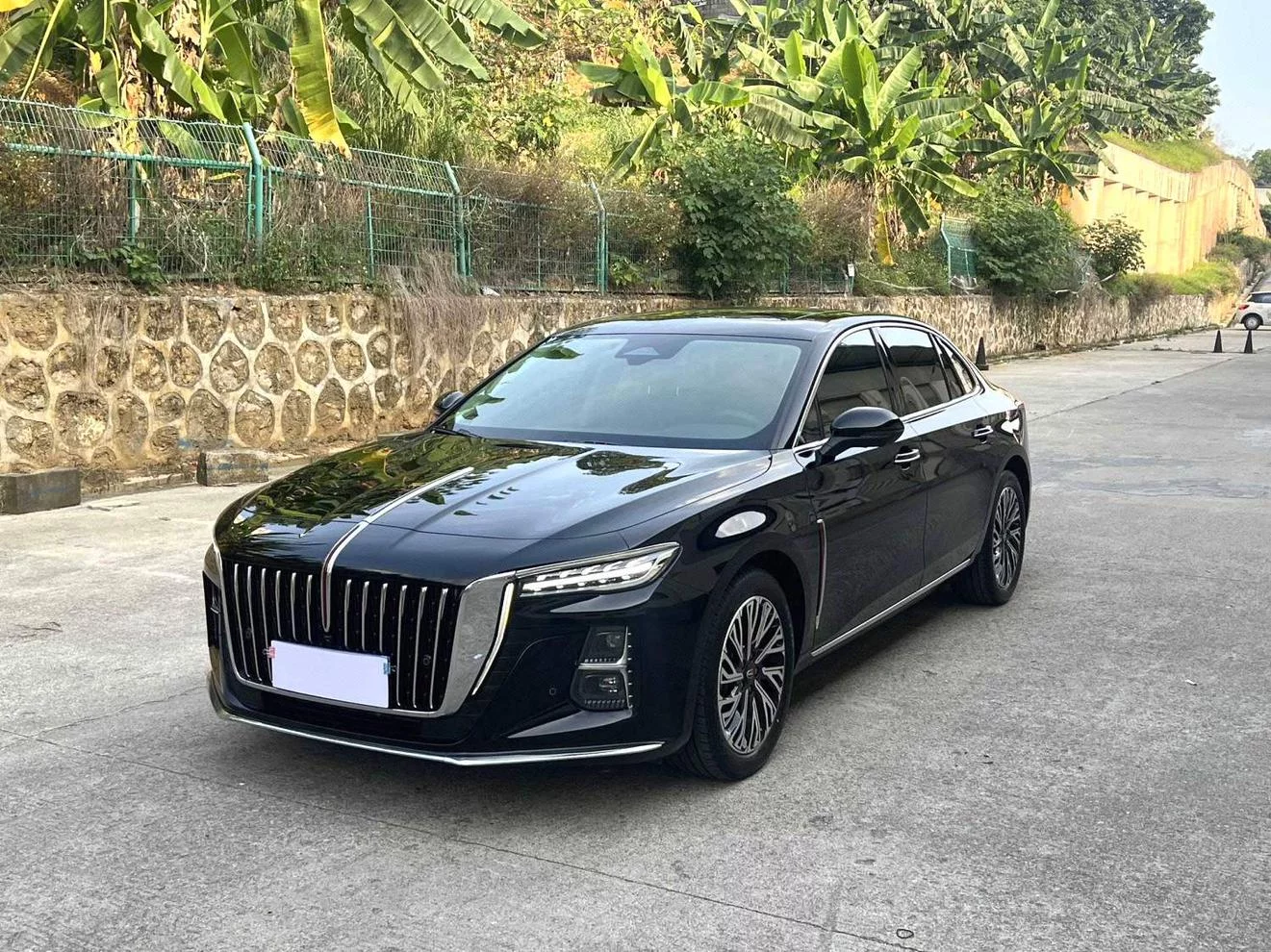 Hongqi H5