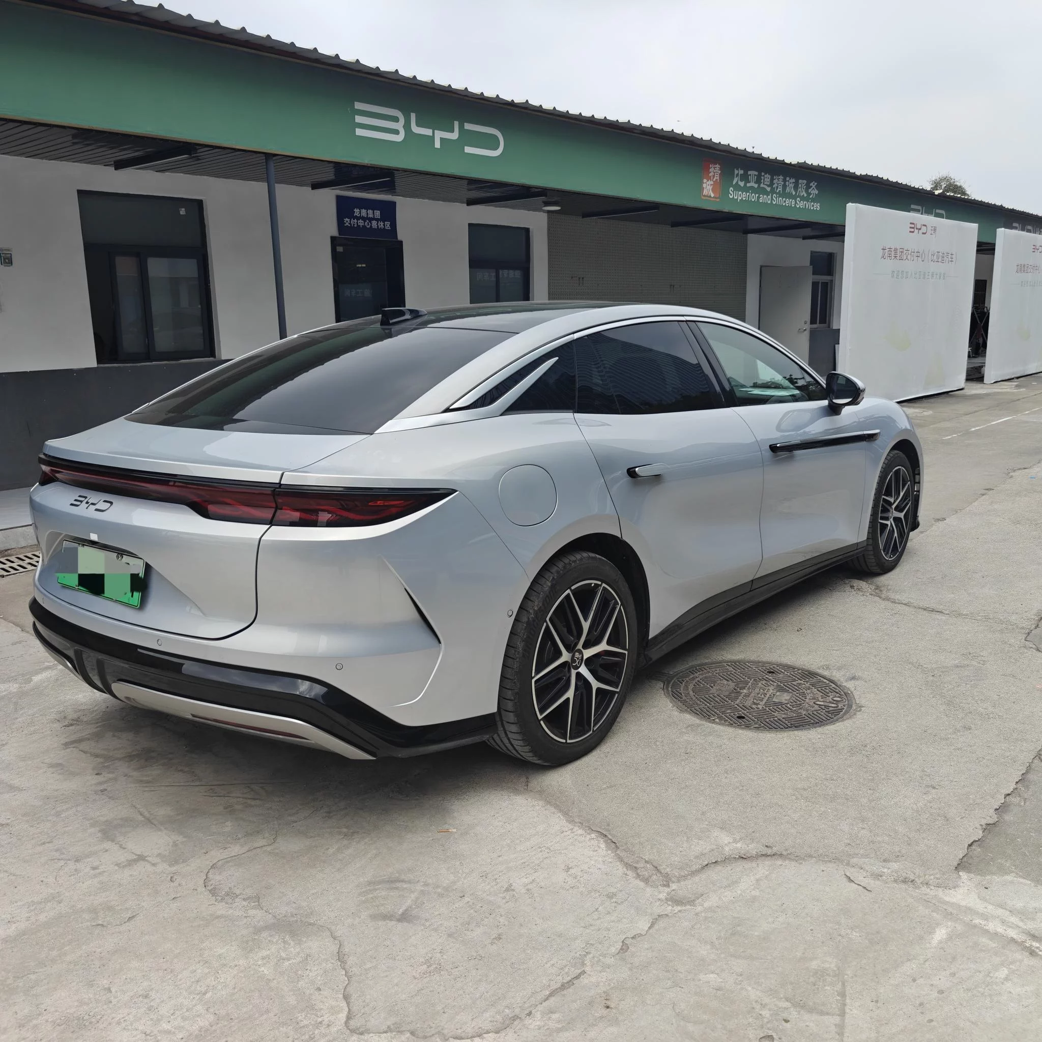 BYD Han L EV