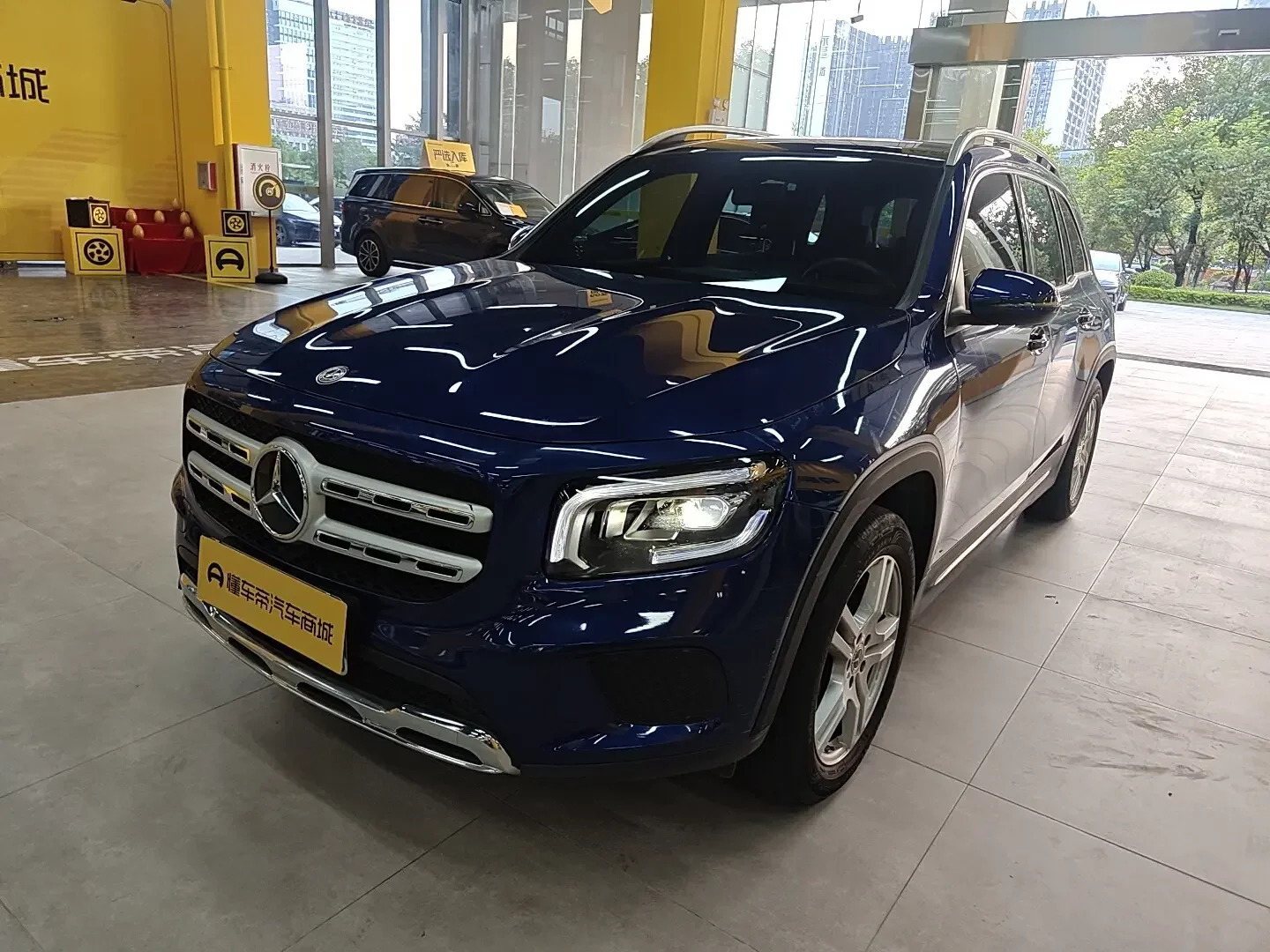 MERCEDES-BENZ GLB