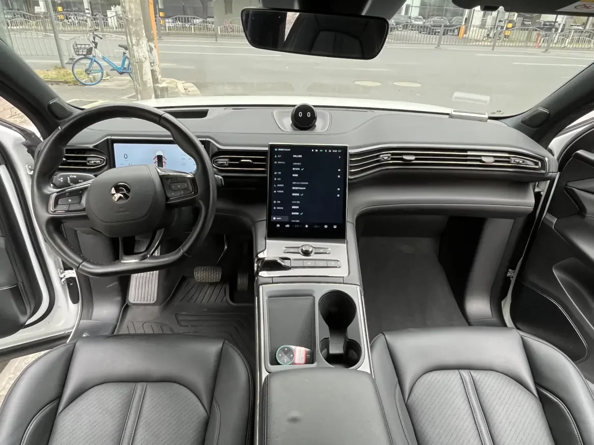 NIO ES6