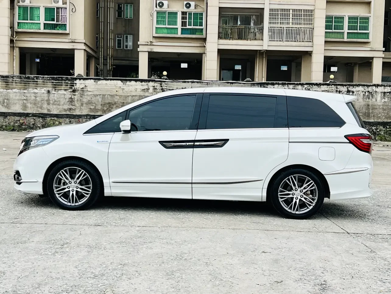 Honda Elysion