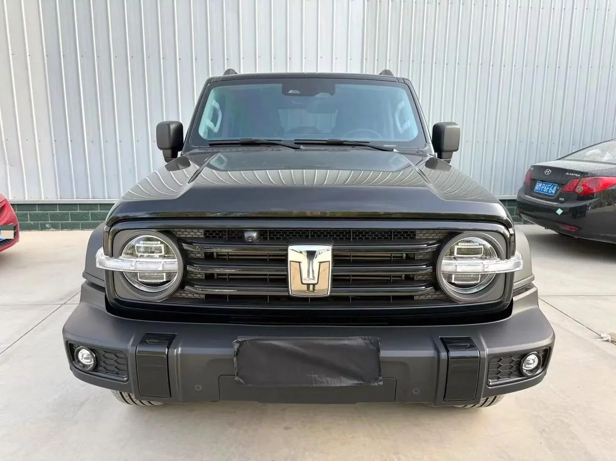 TANK 300