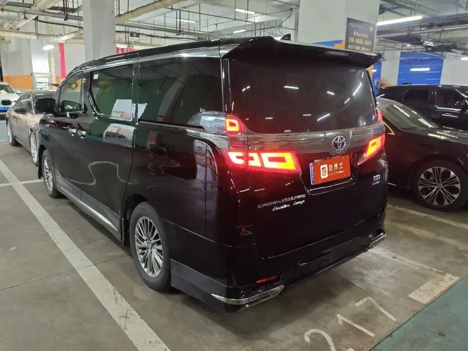 Toyota Crown Wellfire