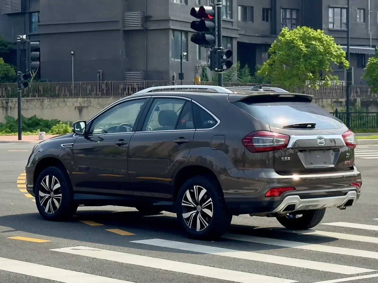 BYD S7