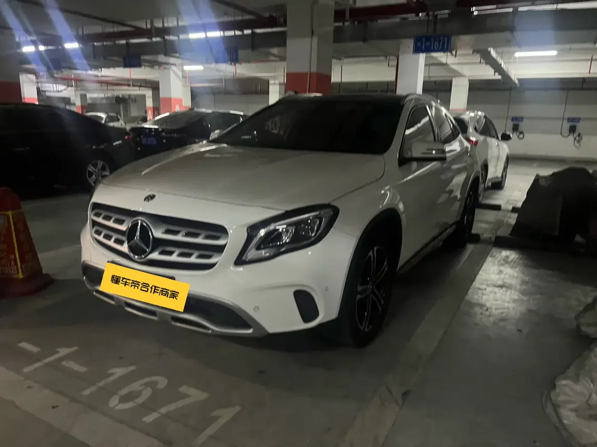 Mercedes-Benz GLA