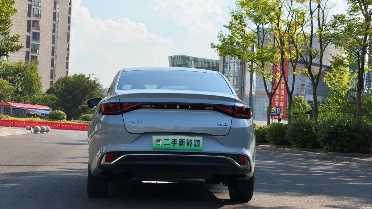 Geely Emgrand L HiP