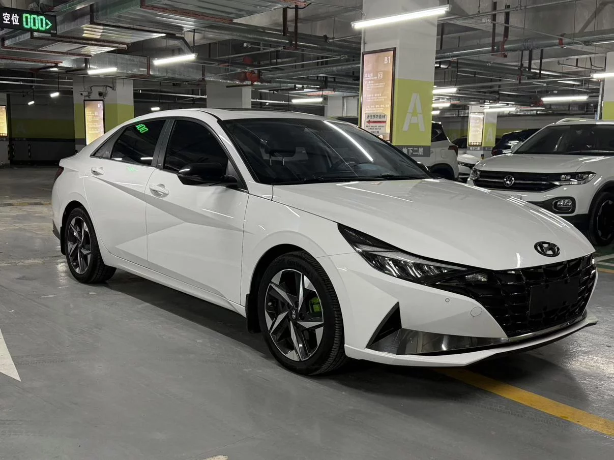 Hyundai Elantra