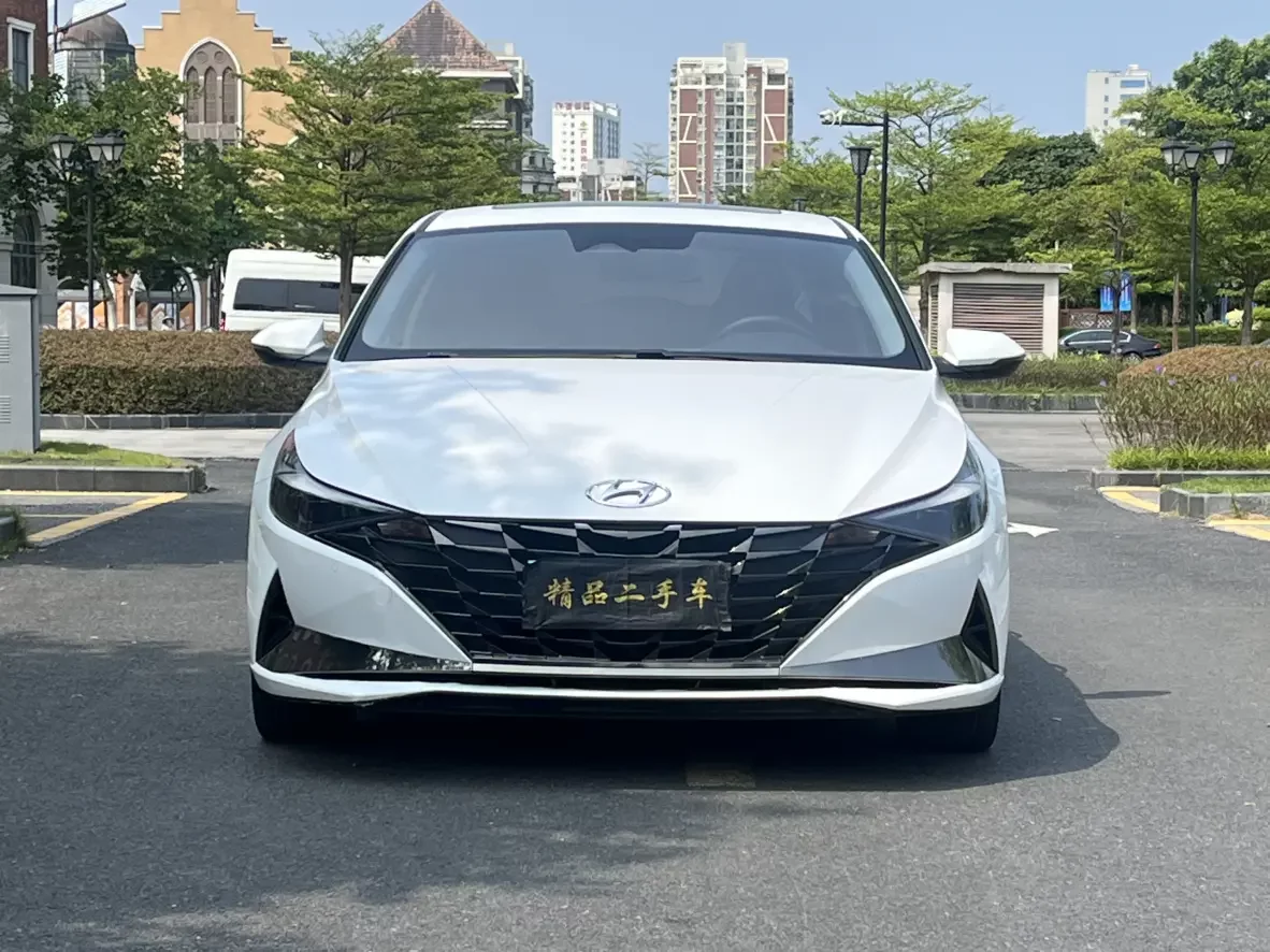 Hyundai Elantra