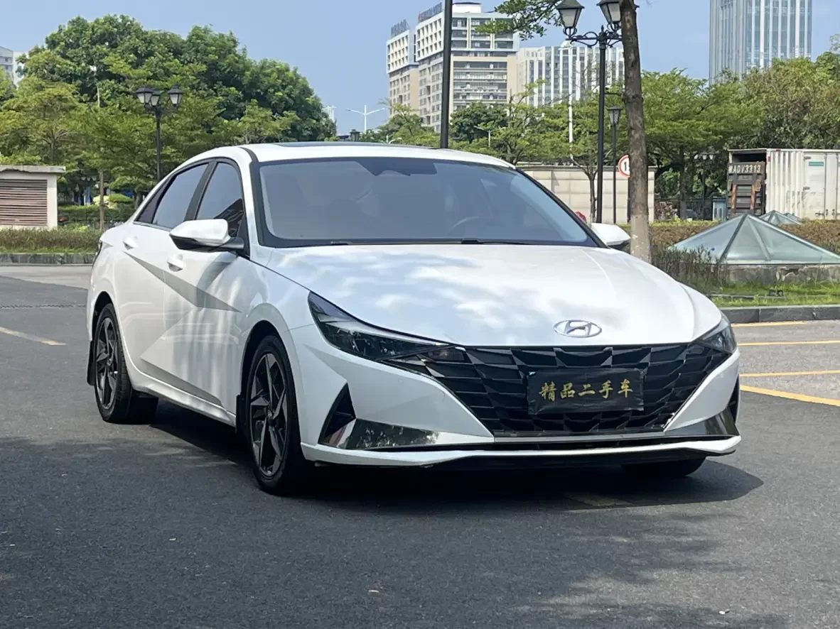 Hyundai Elantra