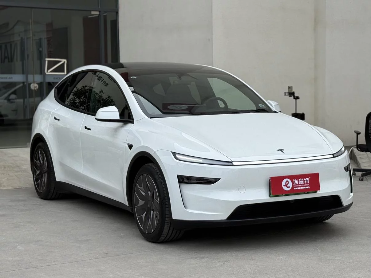 Tesla Model Y L