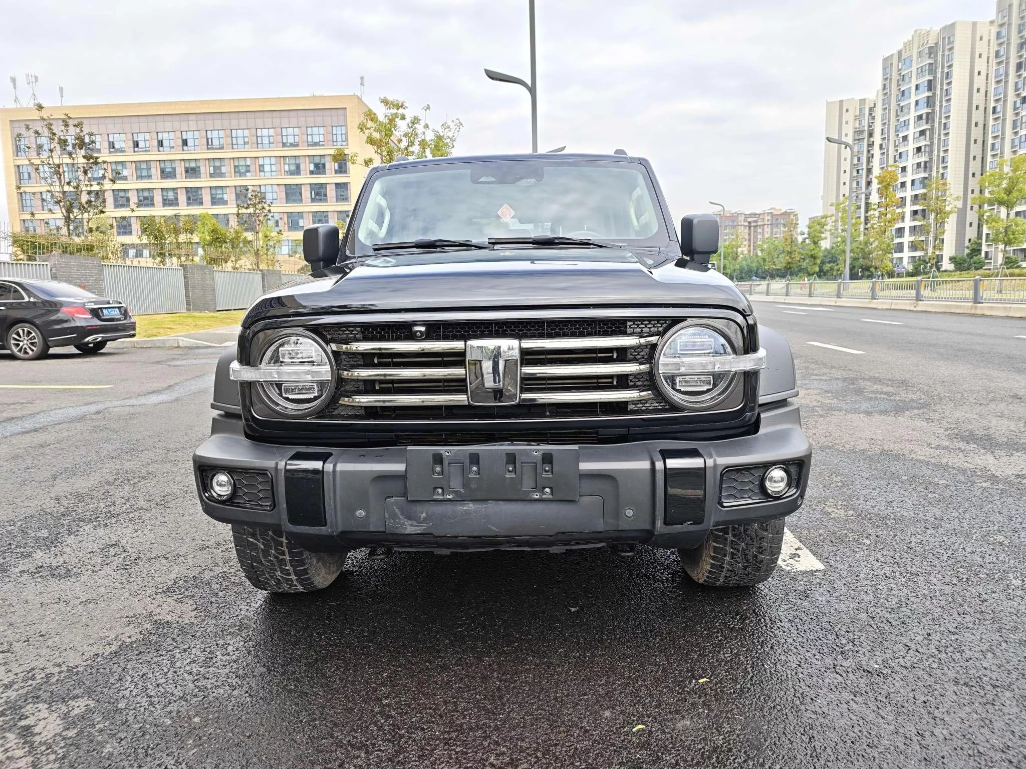 TANK 300