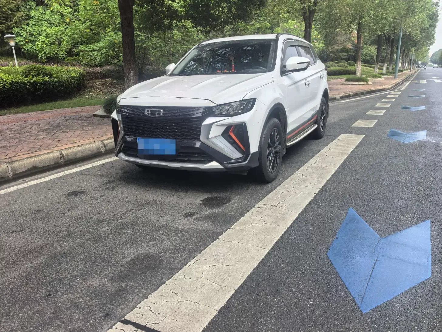 Geely Atlas