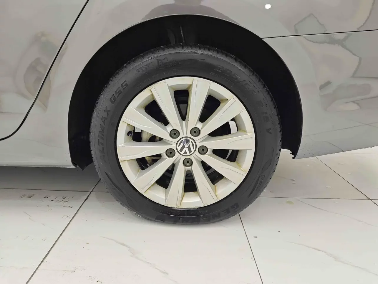 Volkswagen Sagitar