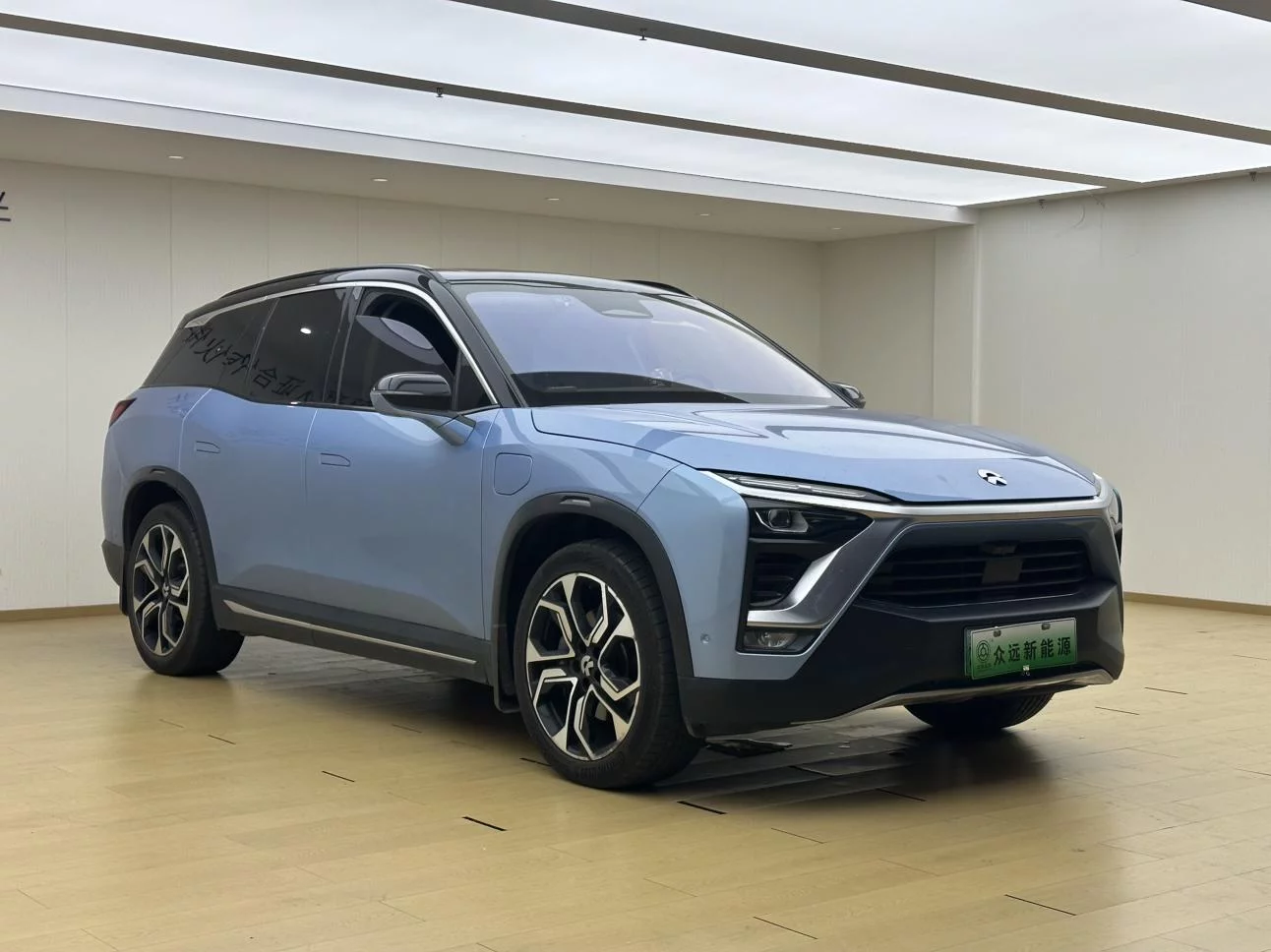 NIO ES8