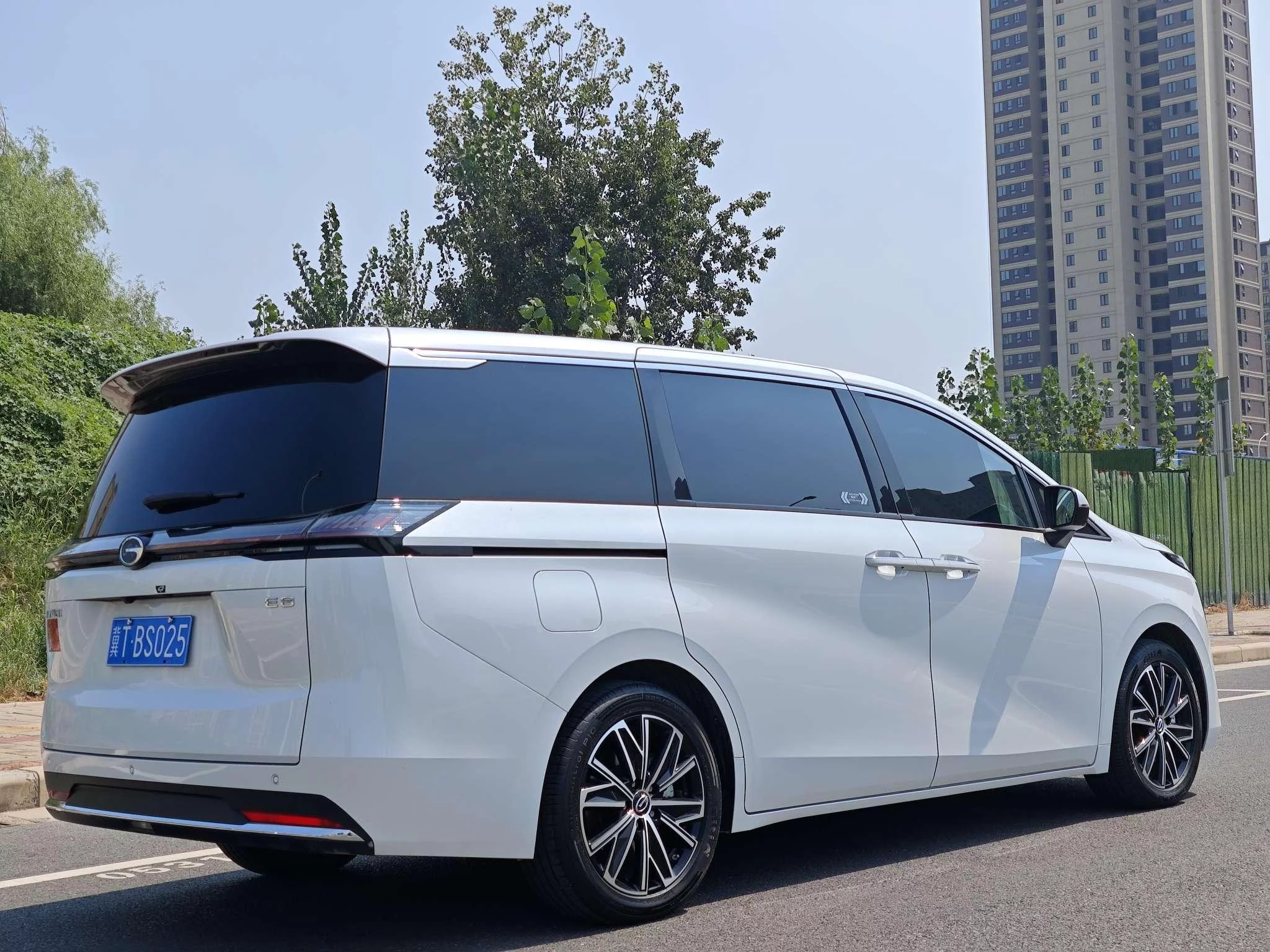 GAC Trumpchi E8