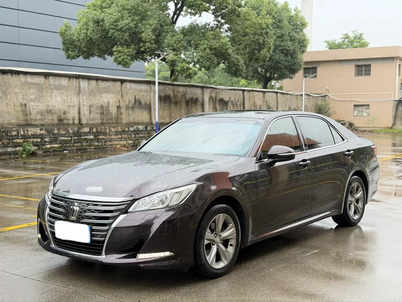 Toyota crown