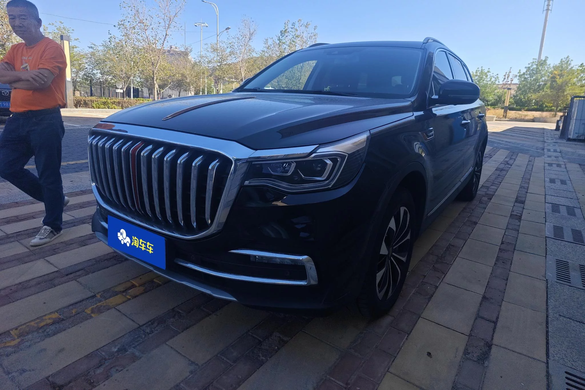 Hongqi HS7