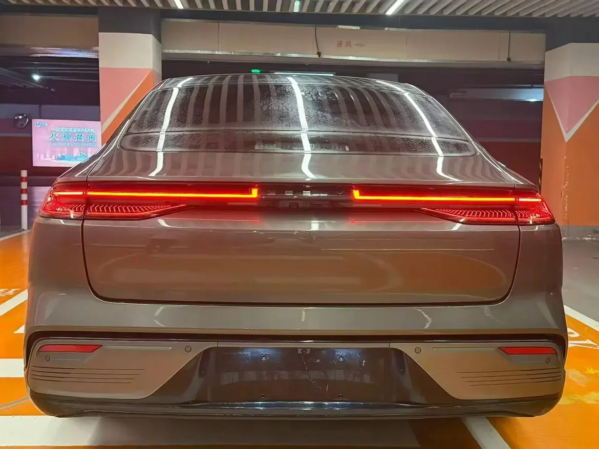 Geely Galaxy Star 8 PHEV