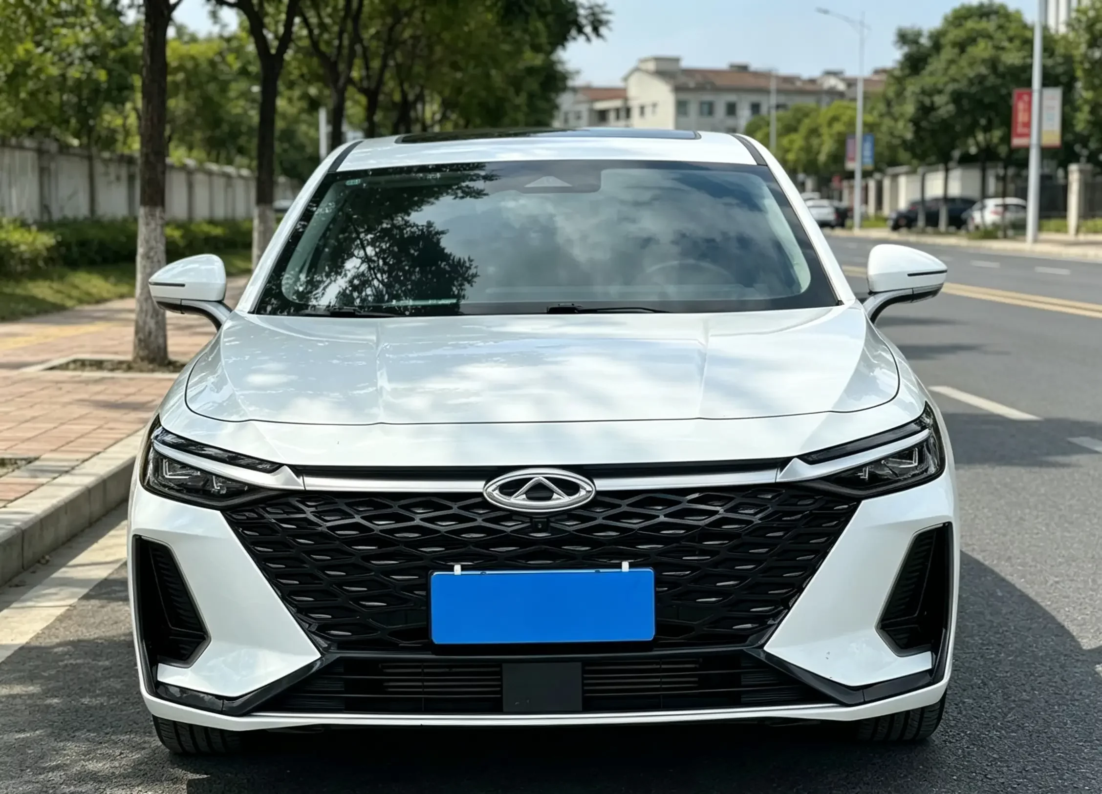 Chery Arrizo 8
