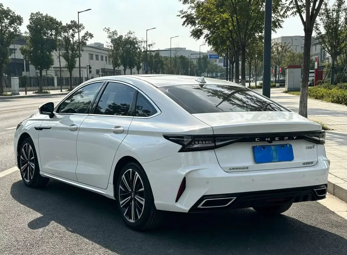 Chery Arrizo 8