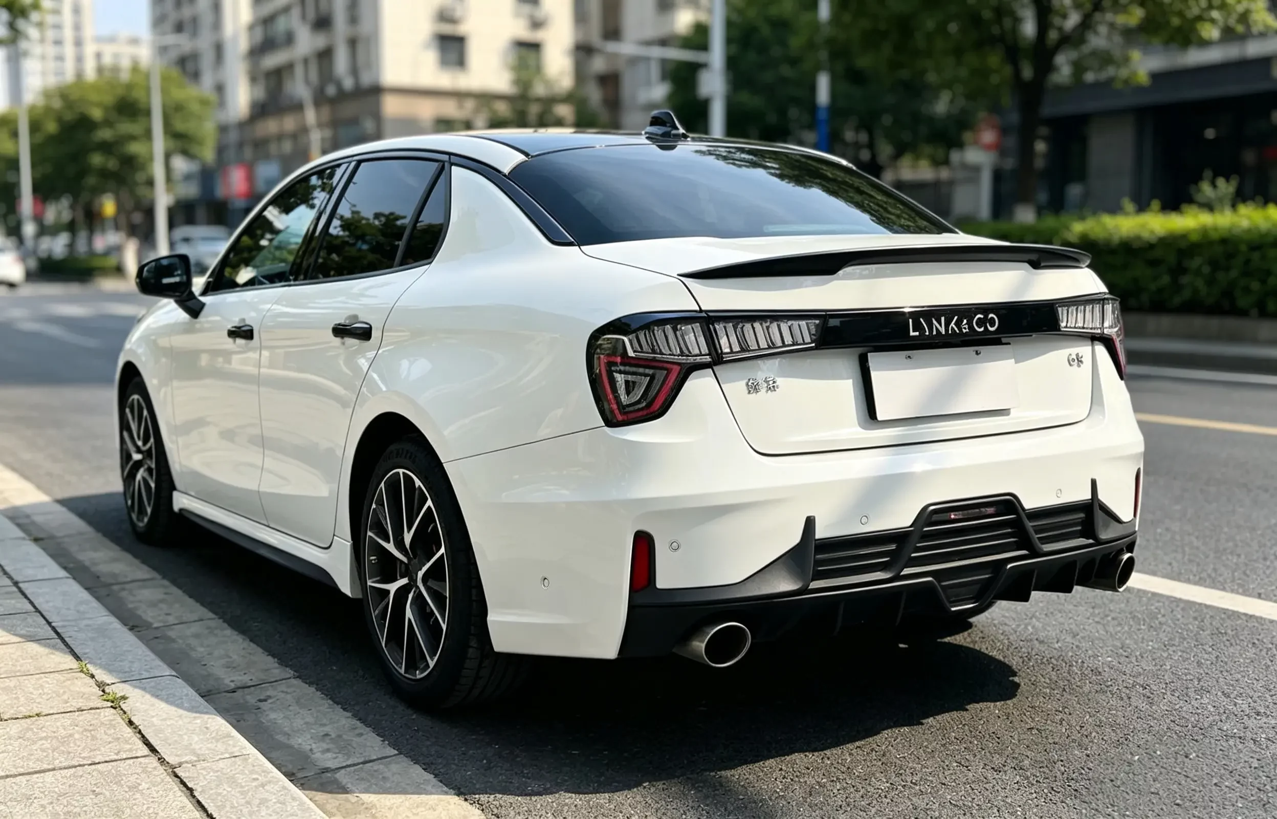 Lynk & Co 03