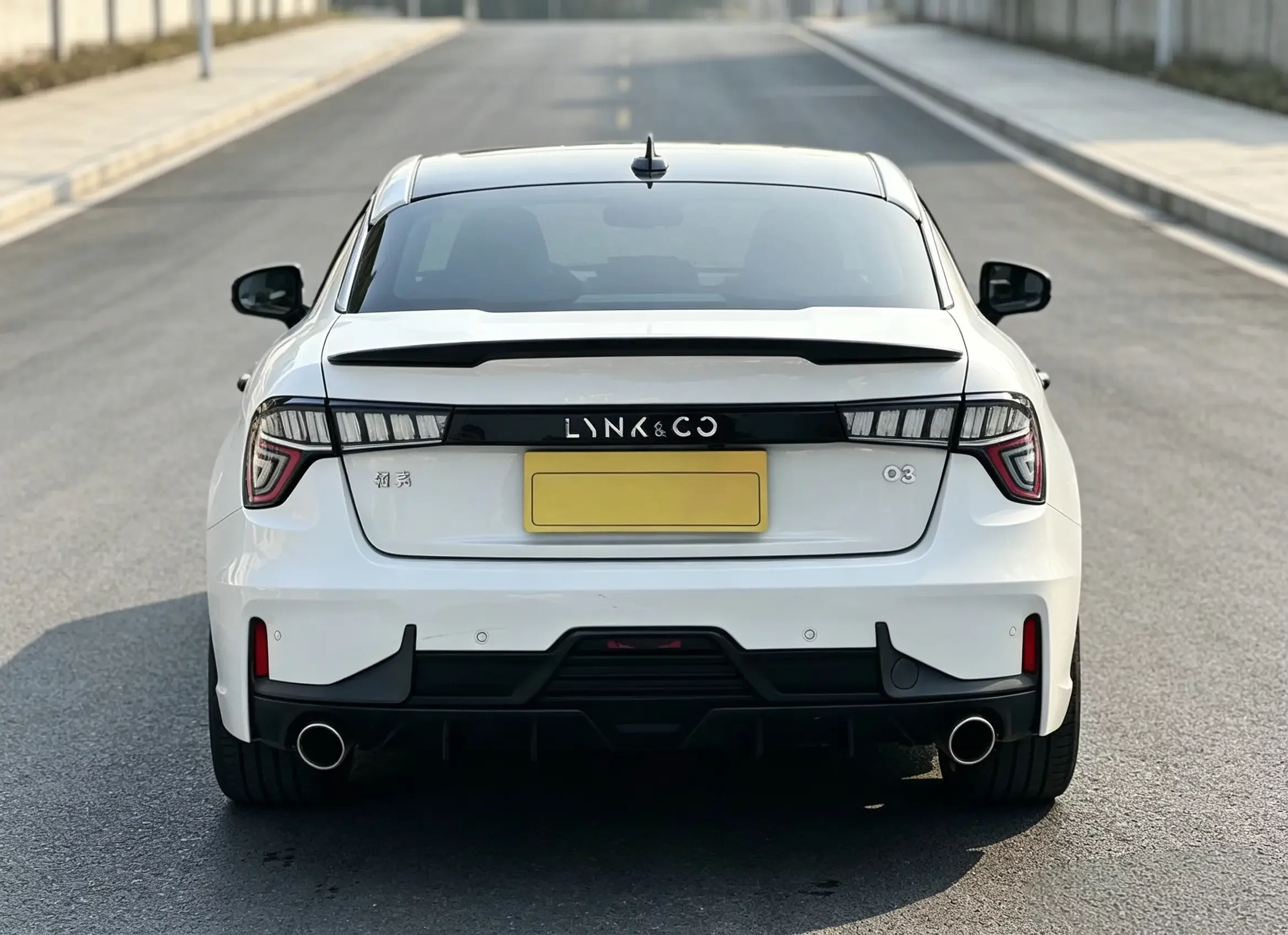 Lynk & Co 03