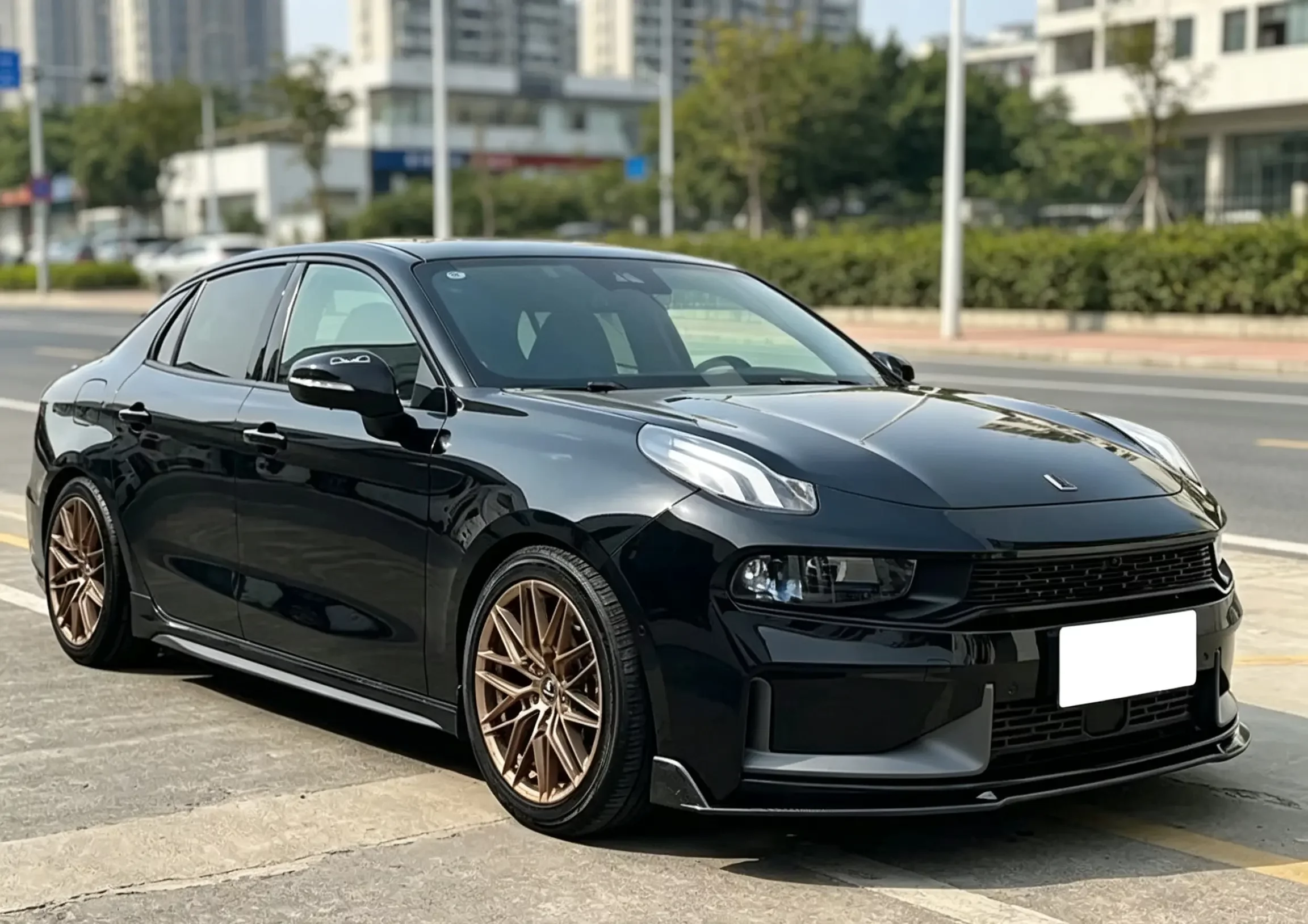 Lynk & Co 03