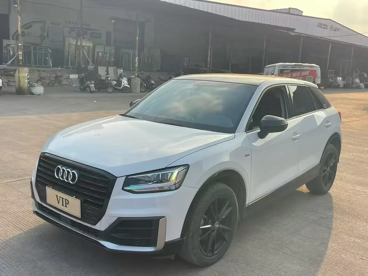 Audi Q2L