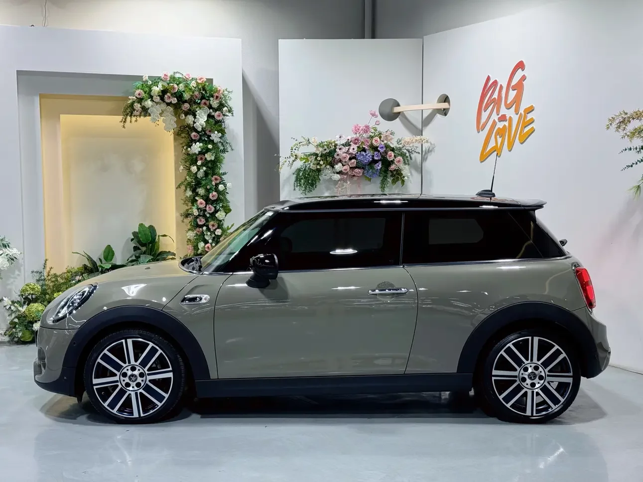 MINI MINI