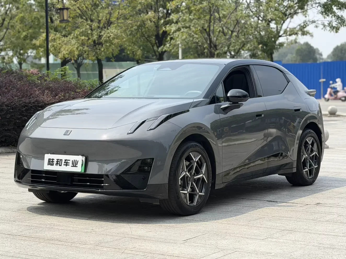 Lynk & Co Z20