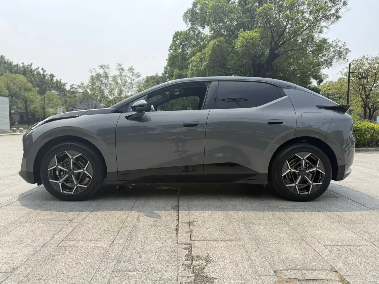 Lynk & Co Z20