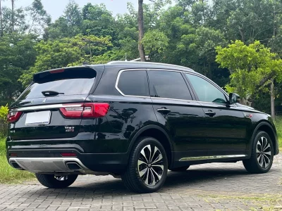 Hongqi HS7