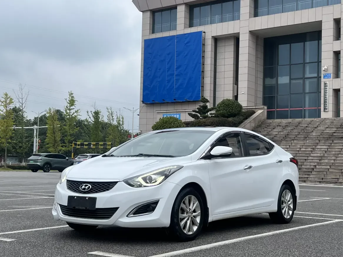 Hyundai Elantra