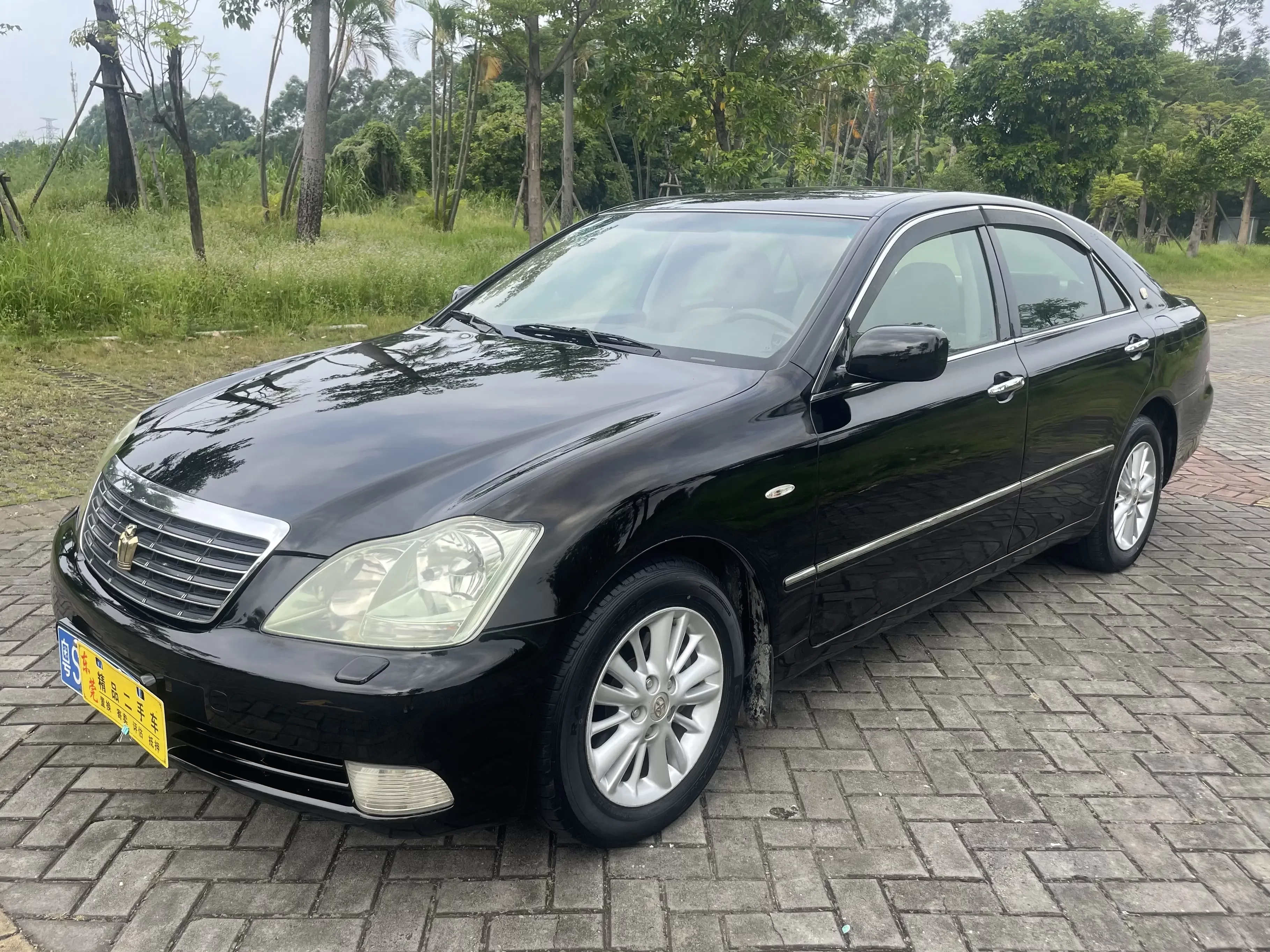 Toyota crown