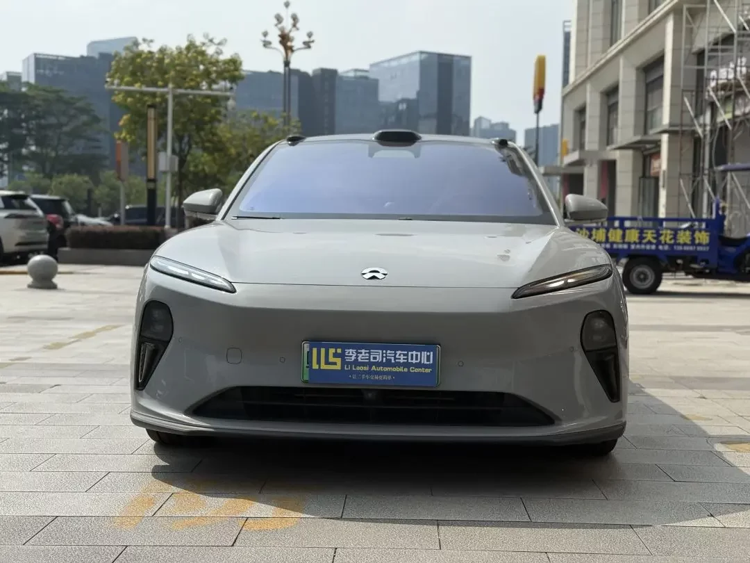 NIO ET5
