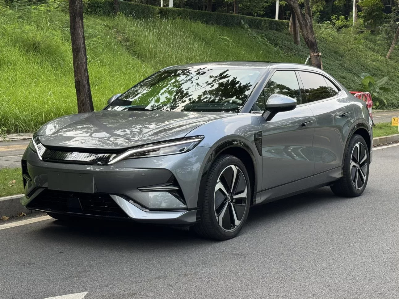 BYD Song L EV