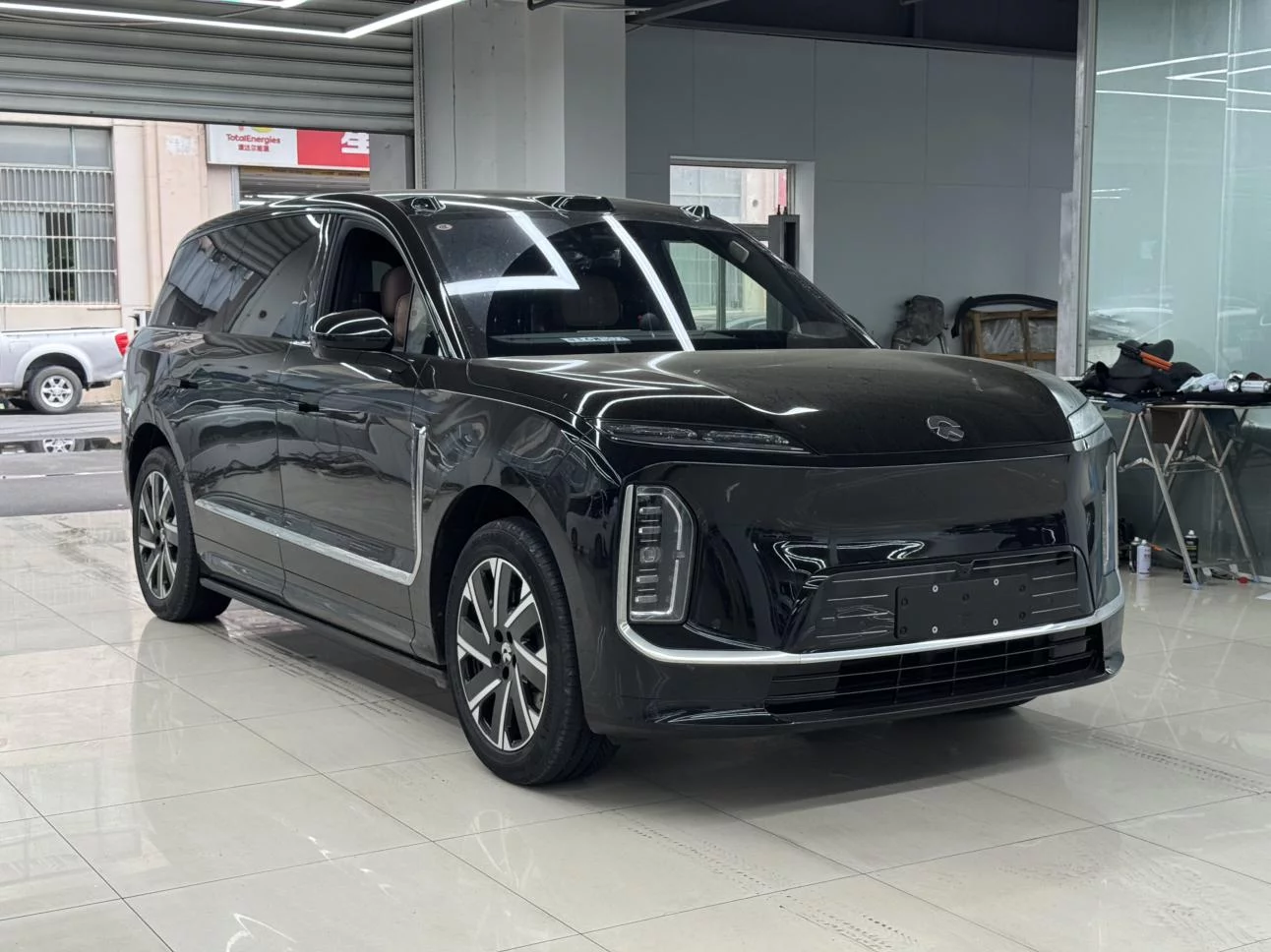NIO ES9