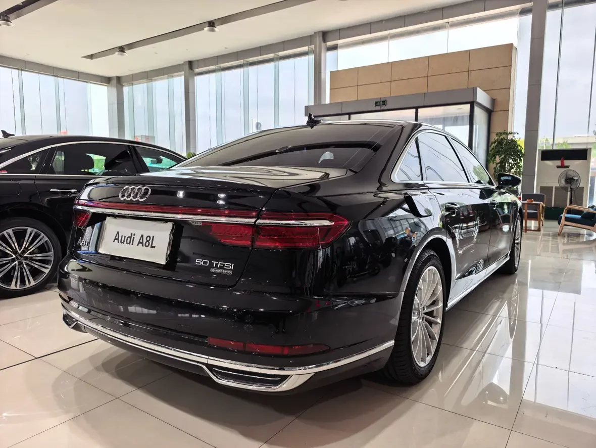 Audi A8