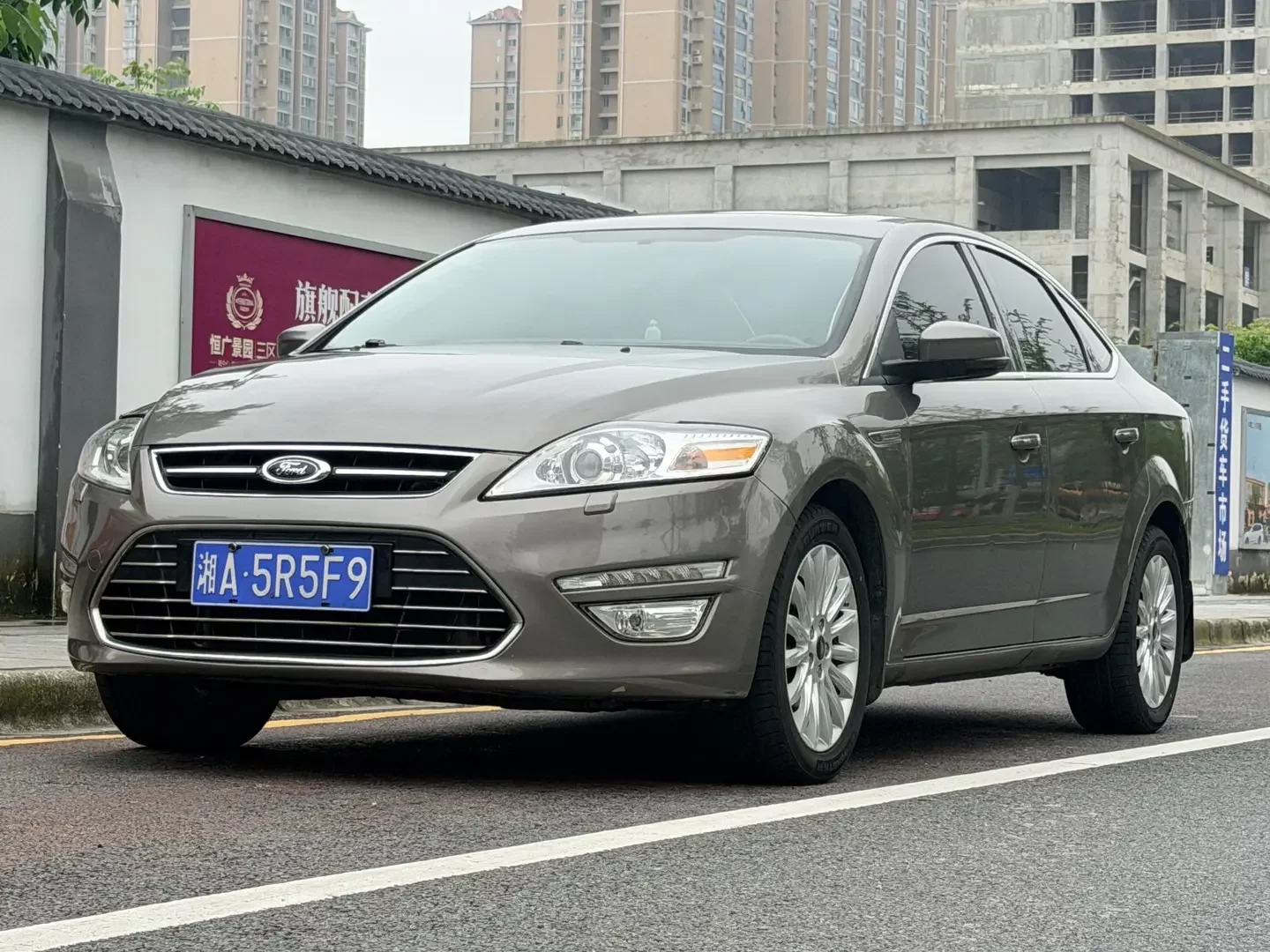 Ford Mondeo Zhisheng