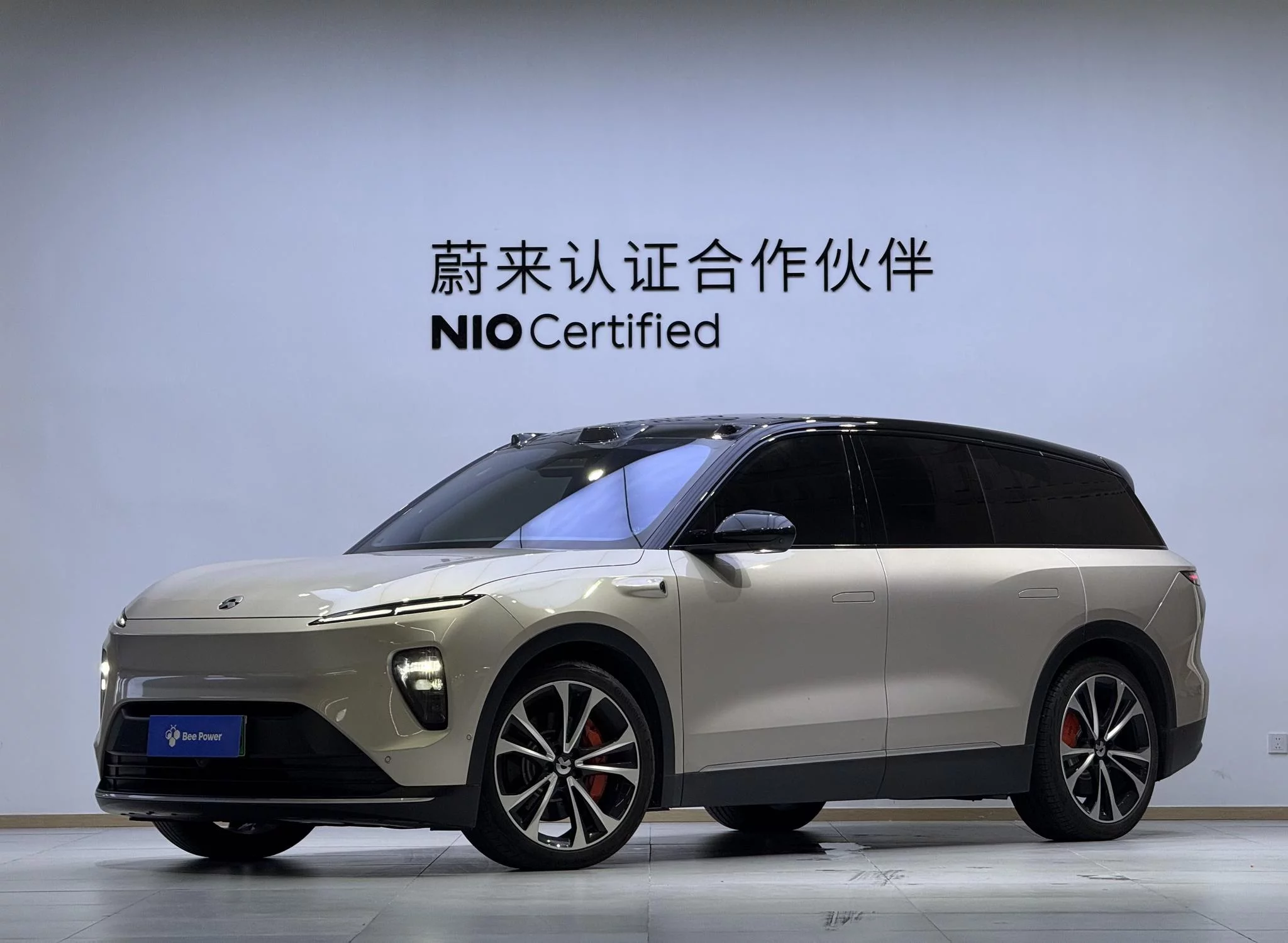 NIO ES8