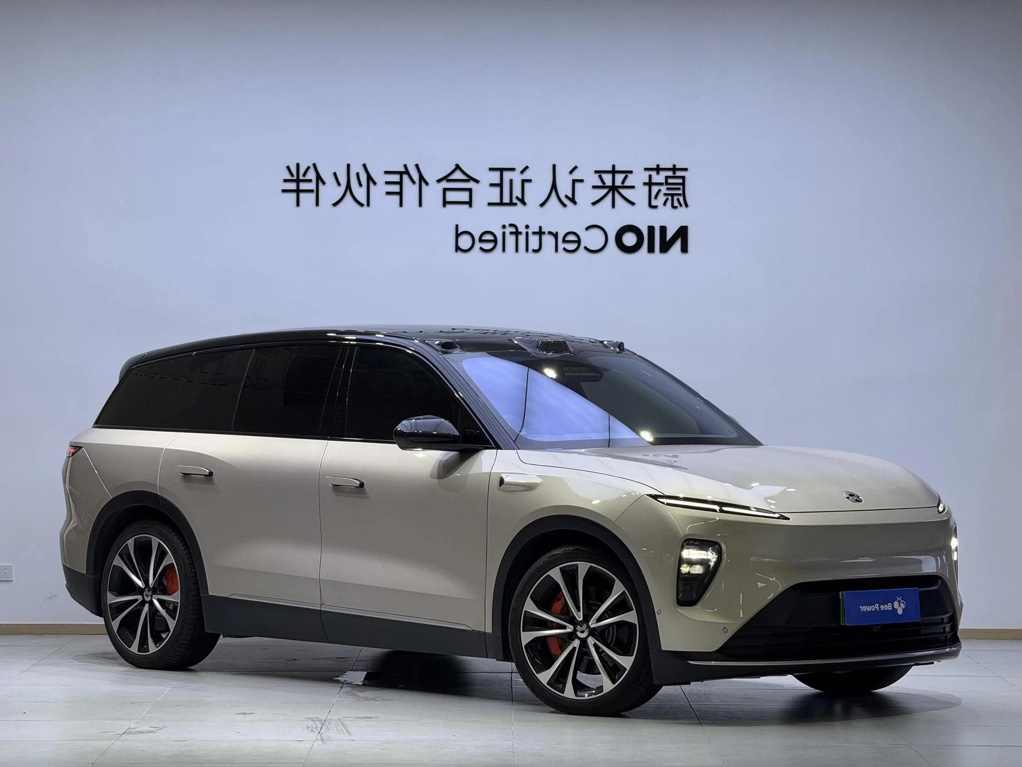 NIO ES8