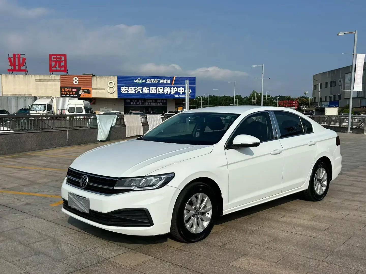 VOLKSWAGEN BORA