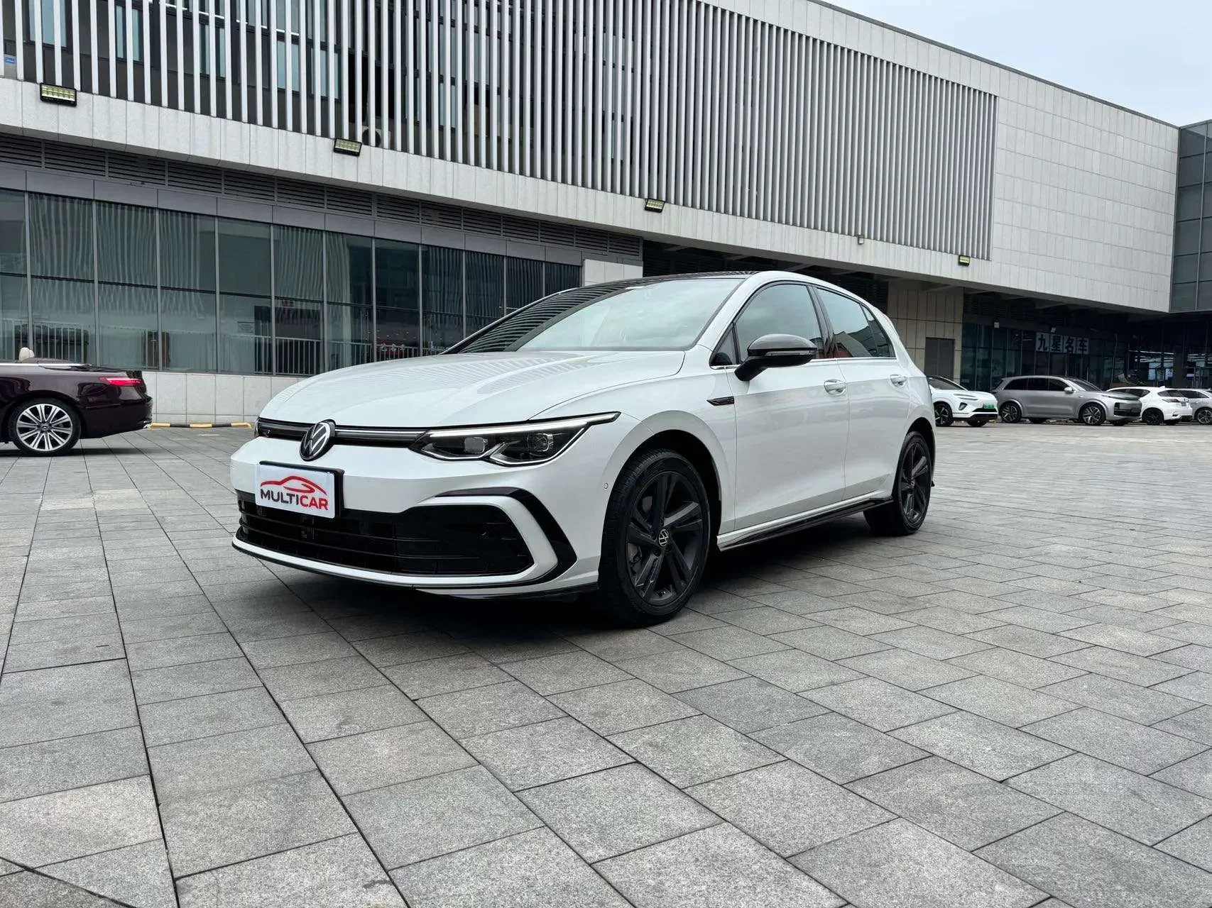 VOLKSWAGEN GOLF