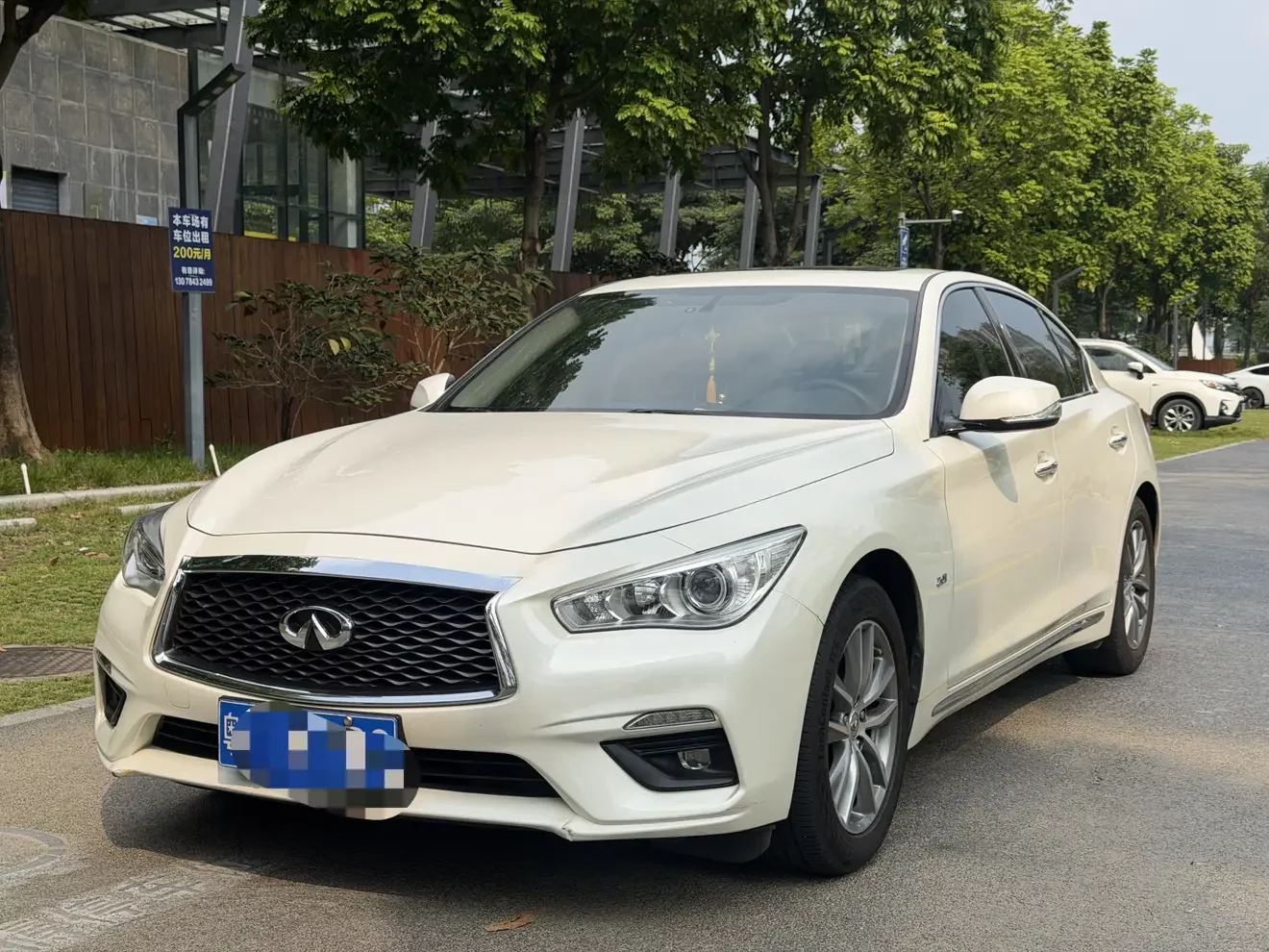 Infiniti Q50L  из Китая